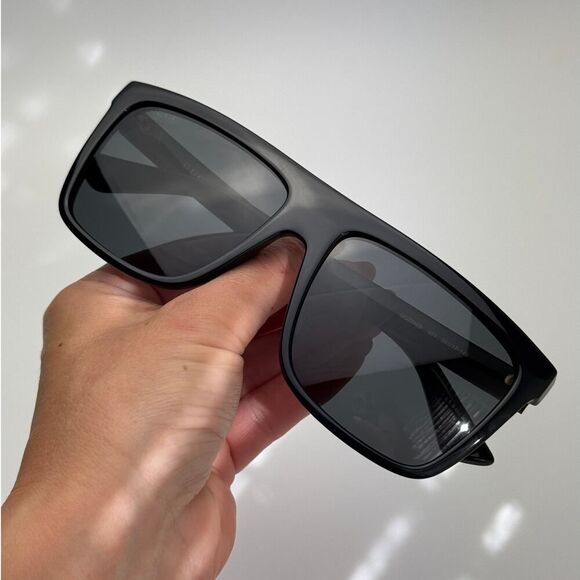 NEW Gucci Sunglasses GG0748S 001 Black Unisex